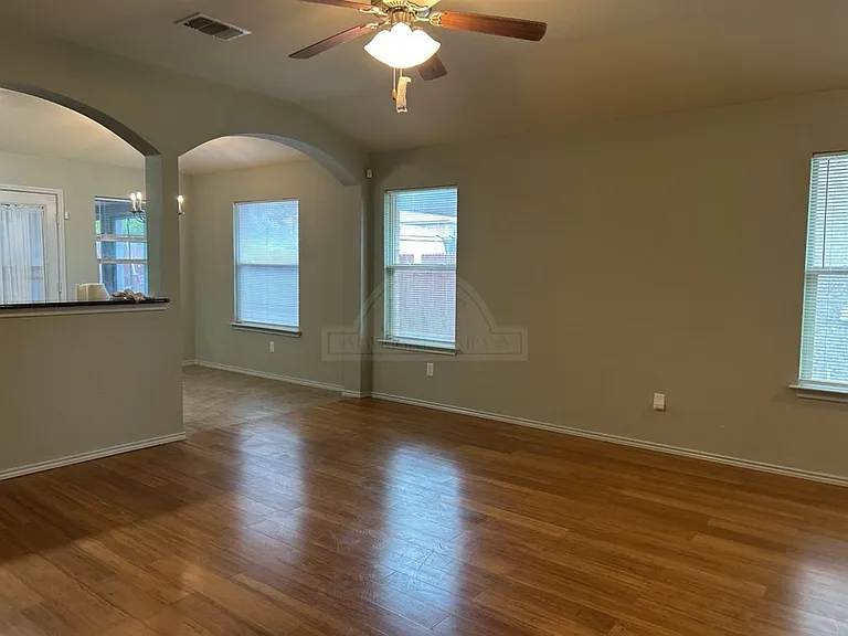 6405 Clear Brook Dr — Photo 5
