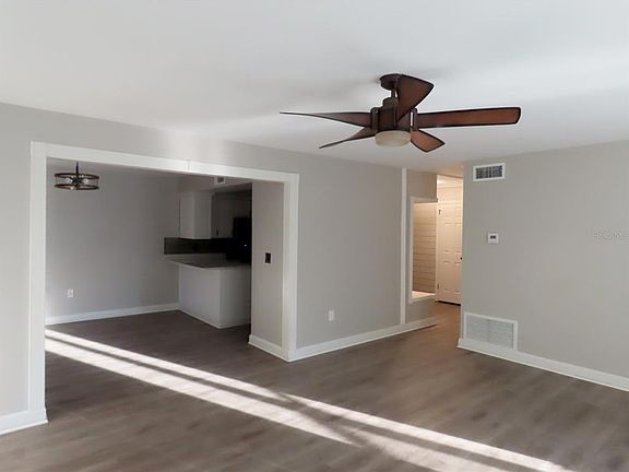 5th image of 1798 Faulds Rd N