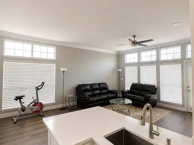 1752 Crescent Creek Ln — Photo 14