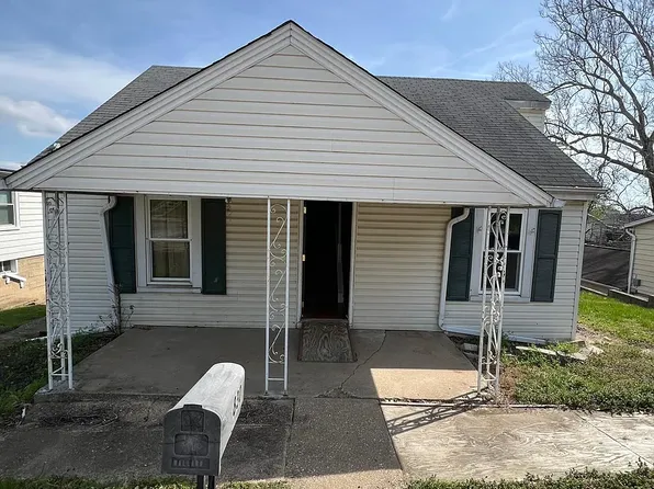 830 Moore St, Festus, MO 63028