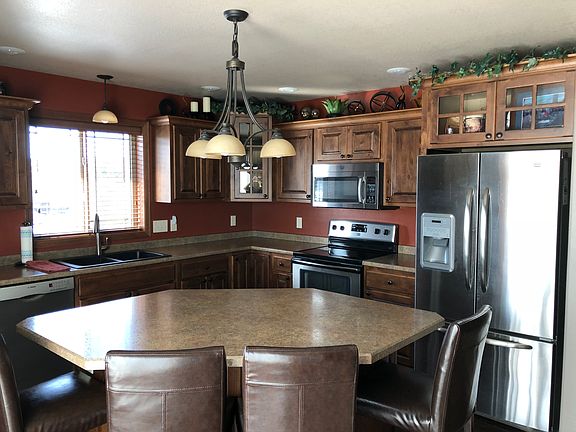 2nd image of 1015 Oak Dr NE