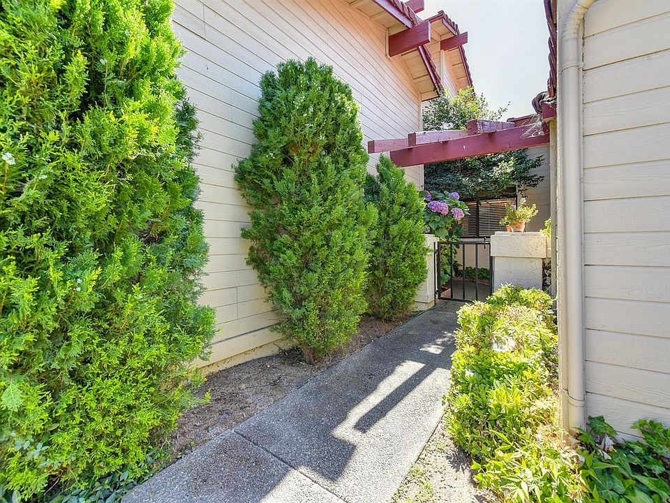 1st image of 4872 El Cid Dr