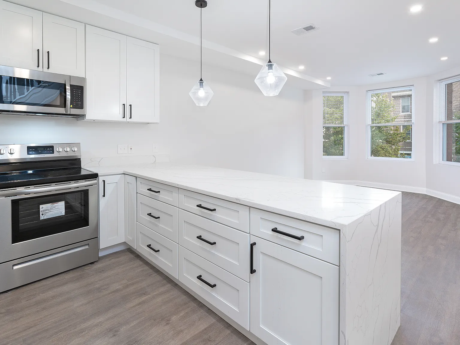 4 bed, 1500 sqft, $5,200 — Photo 4