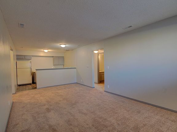 5th image of 2440 Shaker Ct APT 1