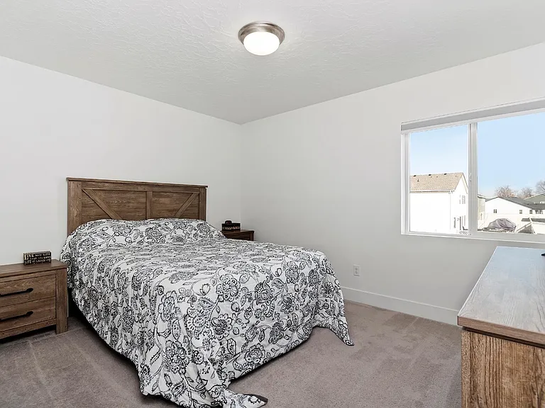 775 Knowledge St — Photo 8