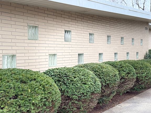 2nd image of 325 S Elmwood Ln