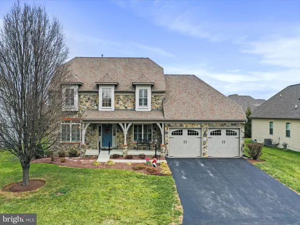 142 Lewis Washington Dr, Charles Town, WV 25414