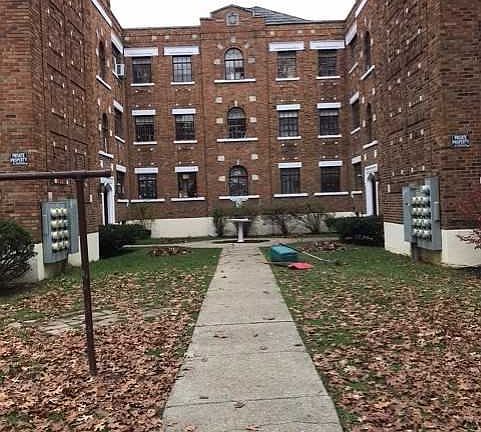 2nd image of 2624 Victory Pkwy APT 23