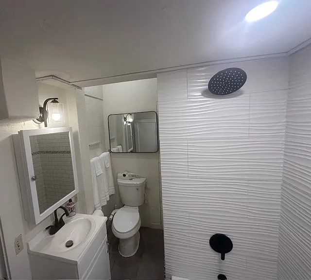 7408 Outlook Ave #A — Photo 42