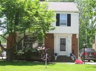 4472 Groveland Rd, University Heights, OH 44118