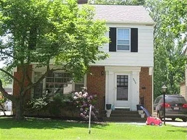 4472 Groveland Rd photo 1