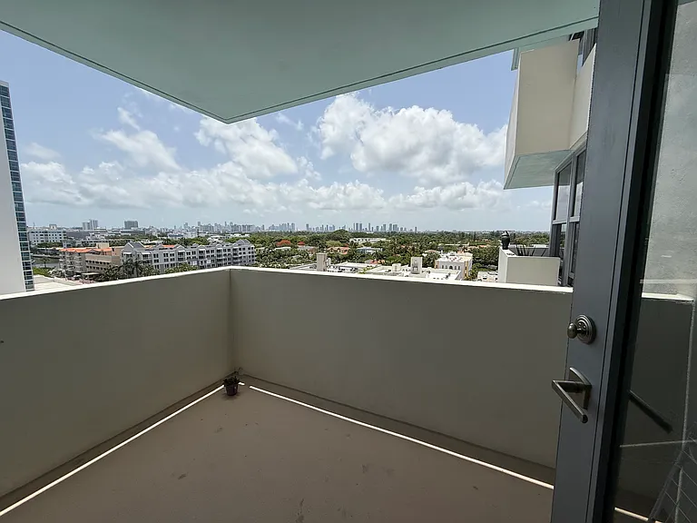 2899 Collins Ave #1022 — Photo 16