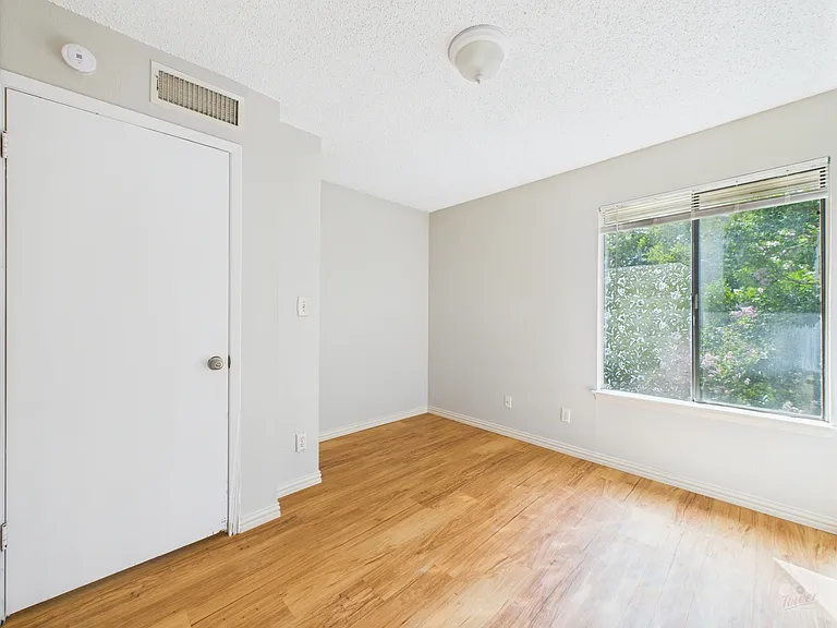 9520 Quail Village Ln — Photo 24