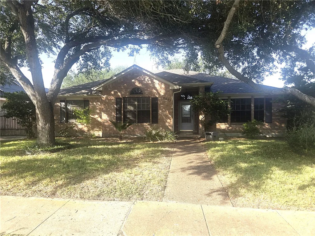 3 bed, 2.0 bath, 2015 sqft, $2,000 — Photo 1