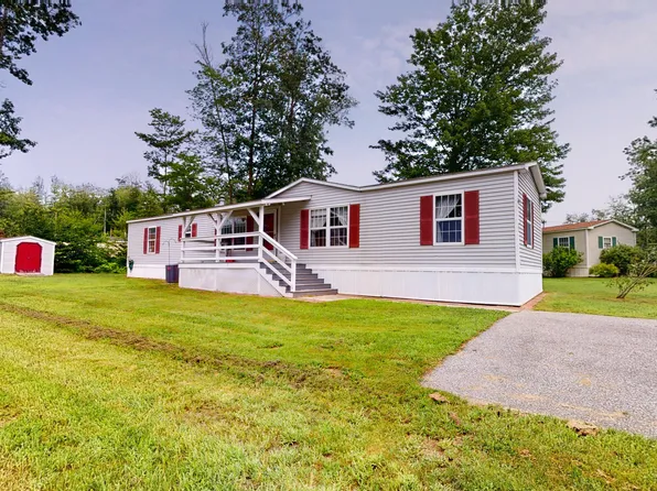 22 Oakwood Drive, Turner, ME 04282