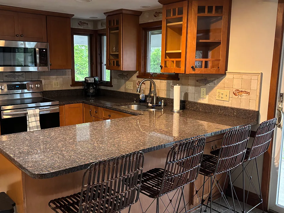 16 Robertson Rd #16
