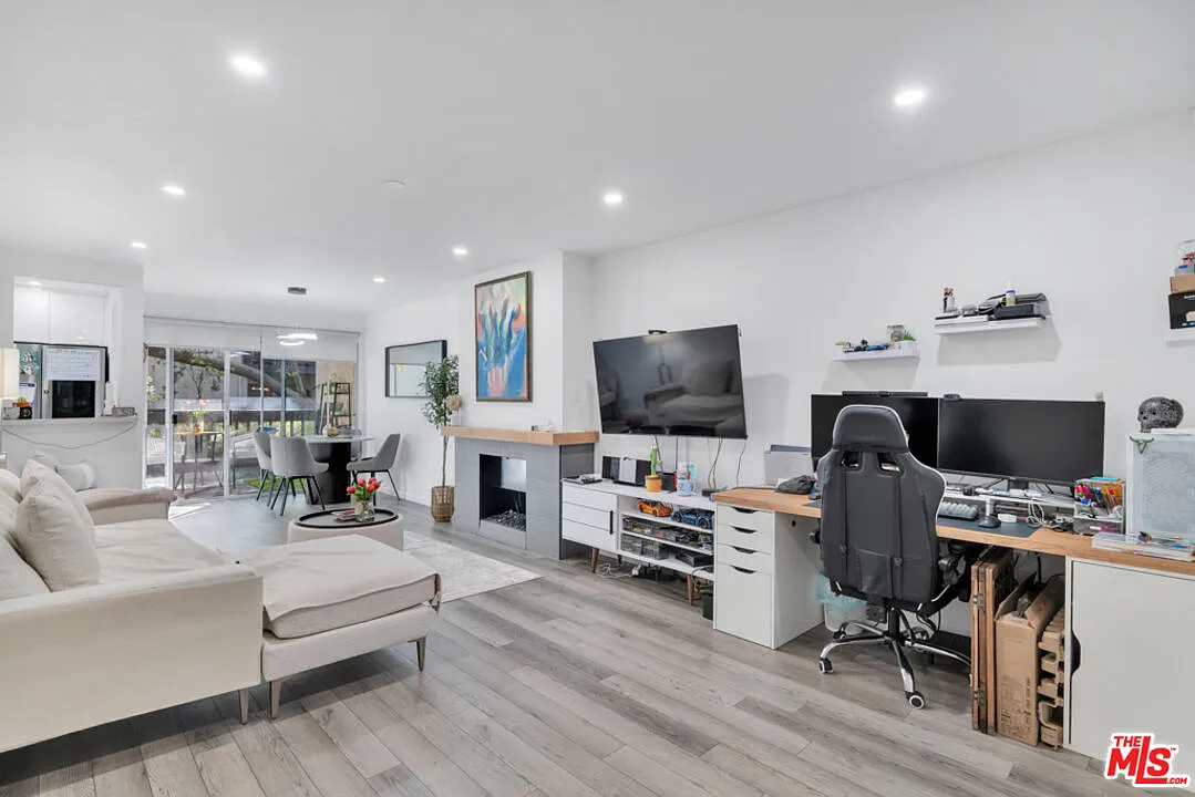 1 bed, 1.0 bath, 674 sqft, $3,495 — Photo 1