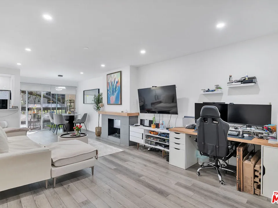 8106 Summertime Ln