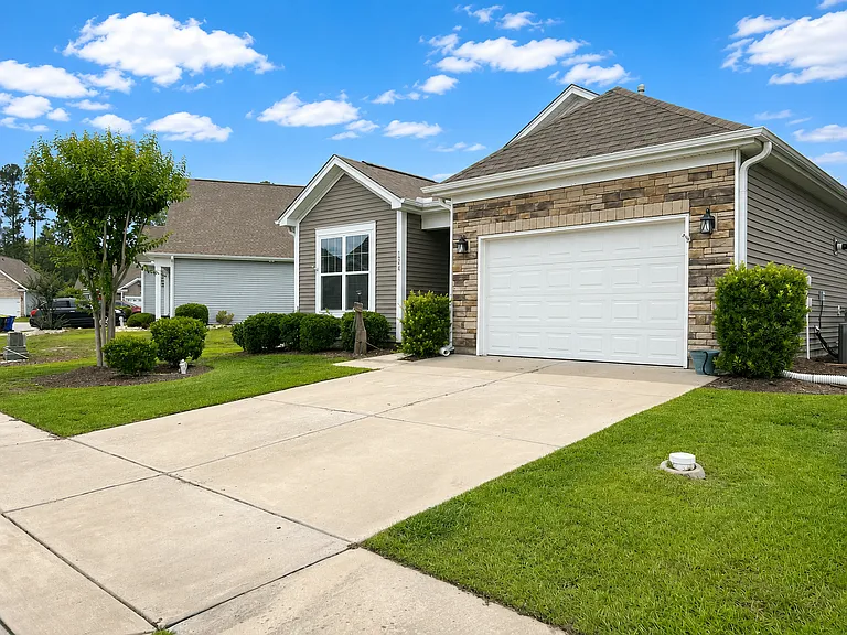 1024 Arboretum Dr — Photo 3