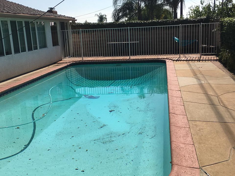 1st image of 975 Cynthia Ave