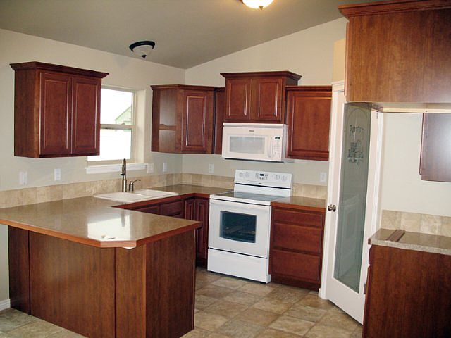 2nd image of 1154 Knoll Rdg