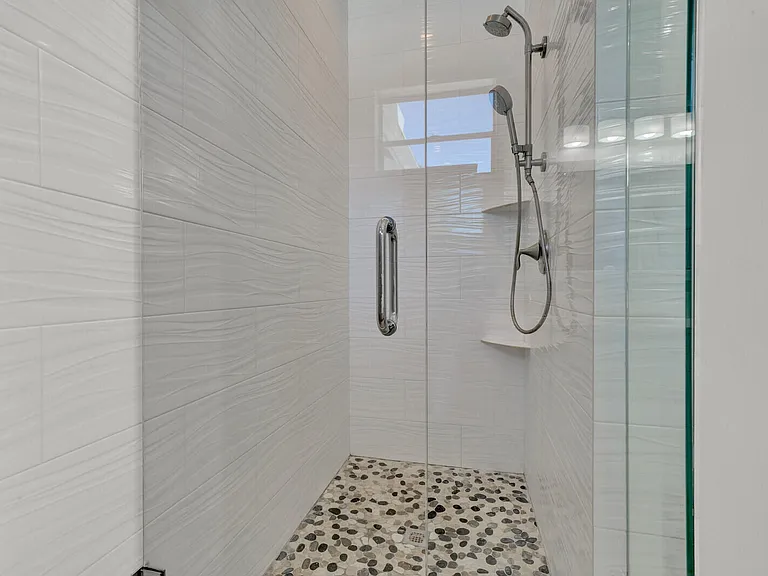 875 SE 13th Ave — Photo 49