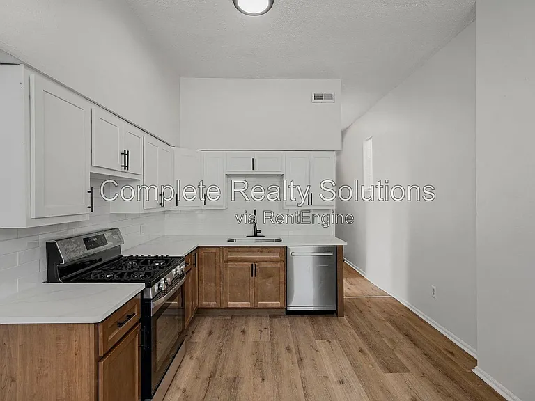 2928 Texas Ave #2F — Photo 1