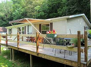 10885 Charleston Rd, Walton, WV 25286