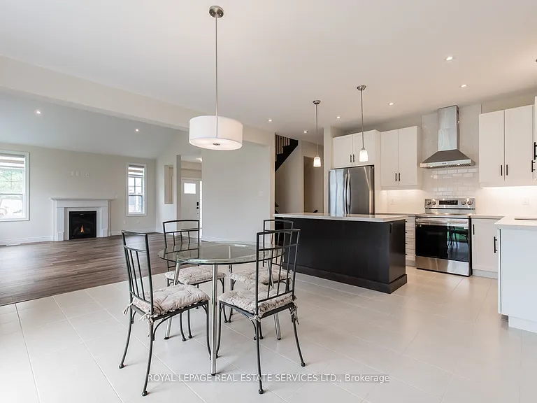 42 Beachwalk Cres — Photo 12
