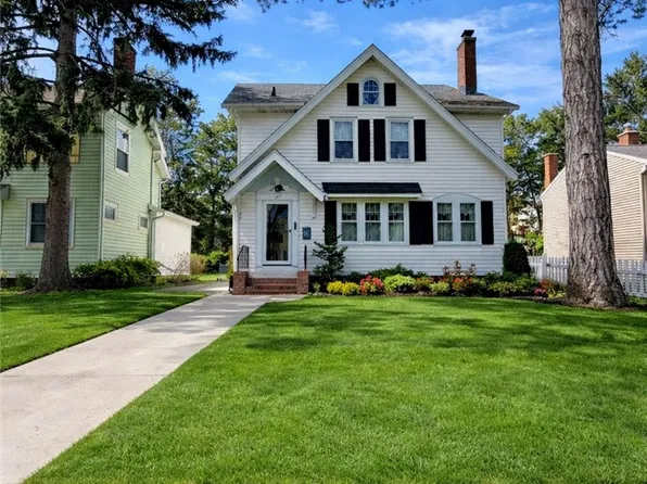 105 Beresford Rd, Rochester, NY 14610