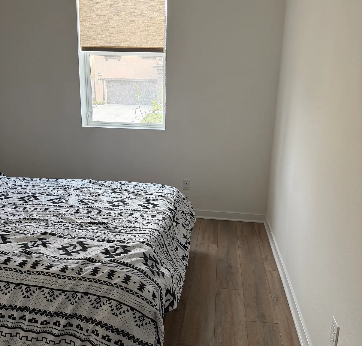 4 bed, 2253 sqft, $1,100 — Photo 4