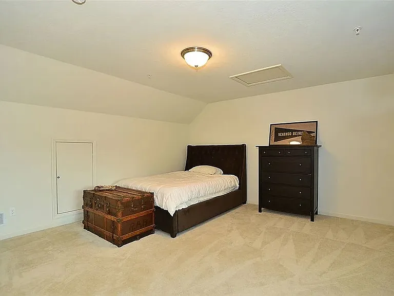 202 Venango Trl — Photo 17