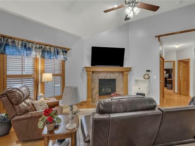 34193 W 90th Cir, De Soto, KS, 66018