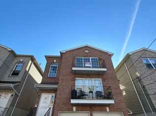 32 Bragaw Ave #2, Newark, NJ 07112