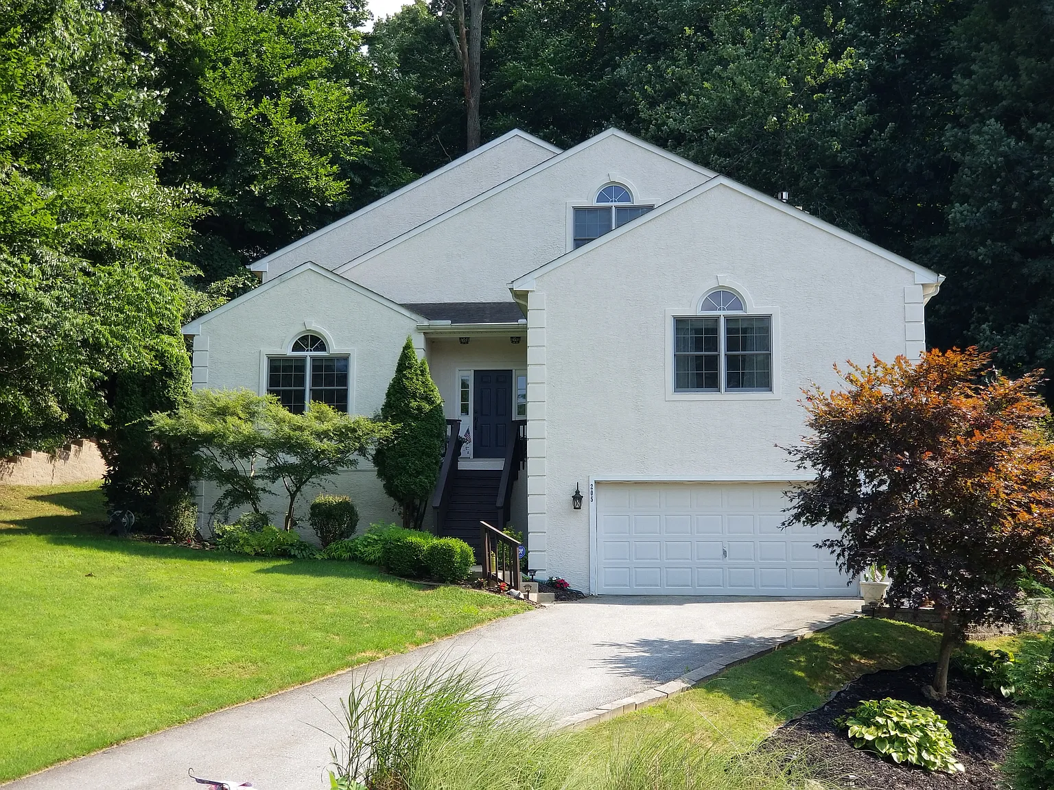 205 Lauren Ct photo 1