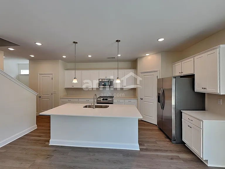 6035 Rosemore Ln — Photo 3