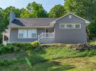 1286 Westbrook Rd, West Milford, NJ 07480
