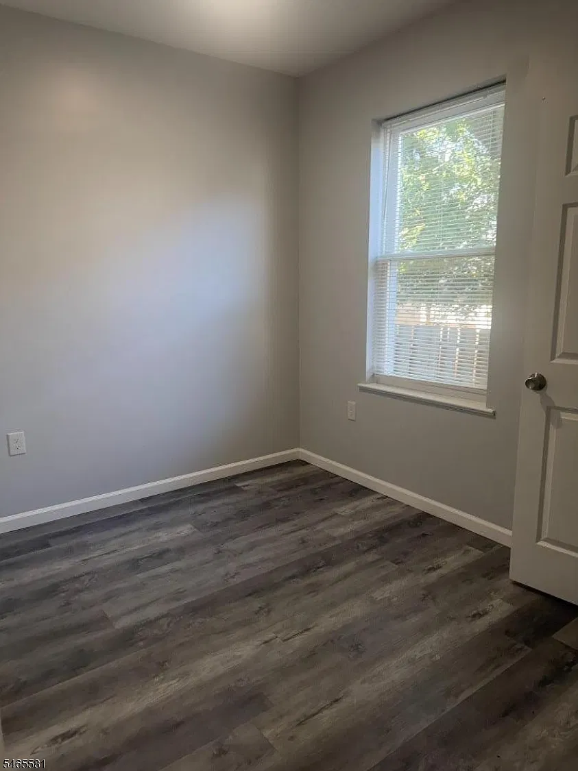 2 bed, 1.0 bath, $2,050 — Photo 3