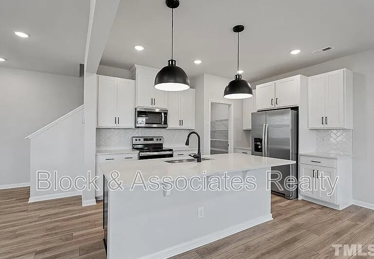 111 Umbrella Way — Photo 11