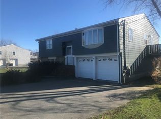 1011 Green End Ave, Middletown, RI 02842