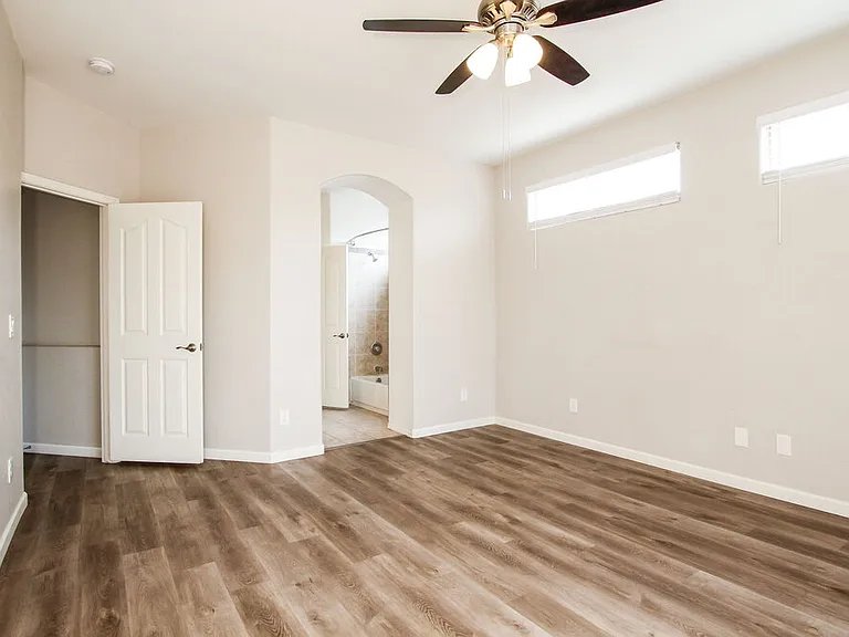 1211 E Winter Dr — Photo 9