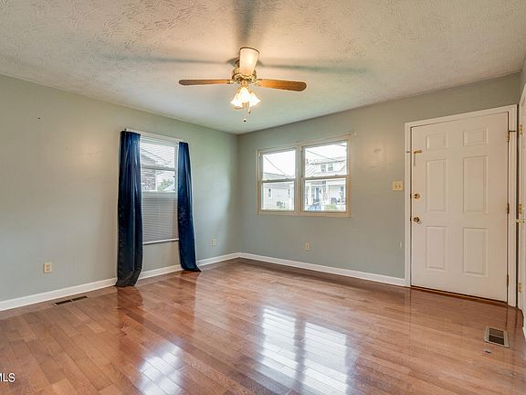 5th image of 310 E Cottage Ave
