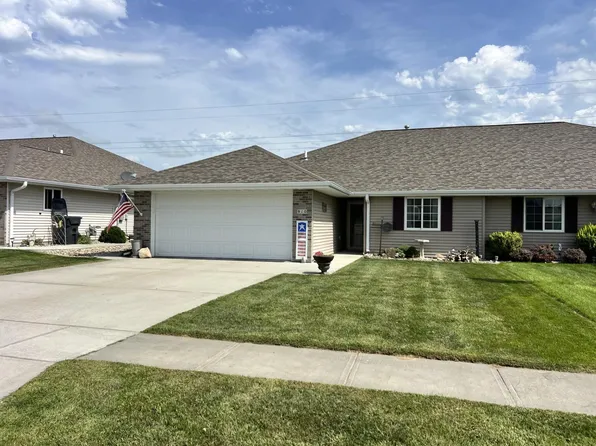 910 W Meadow Ridge Rd, Norfolk, NE 68701