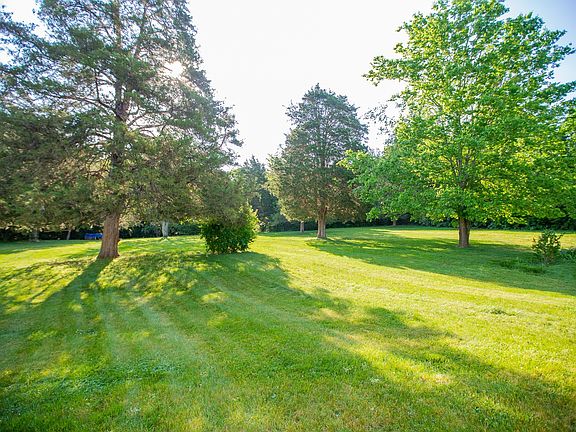 4th image of 5981 Temple Rd