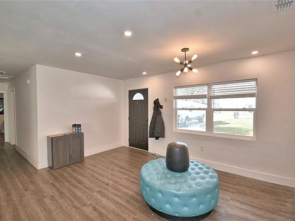 2nd image of 112 PAINE DRIVE