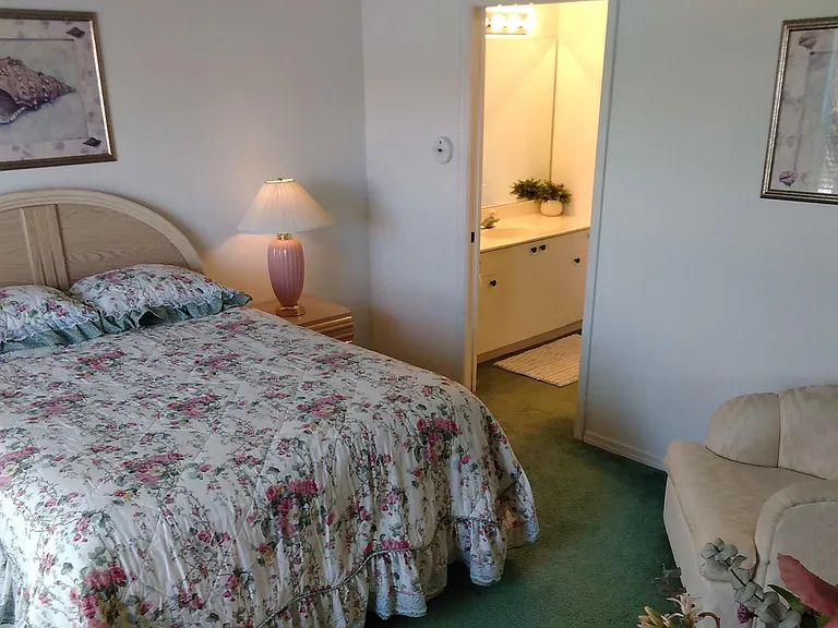 582 Windsor Sq #201 — Photo 33