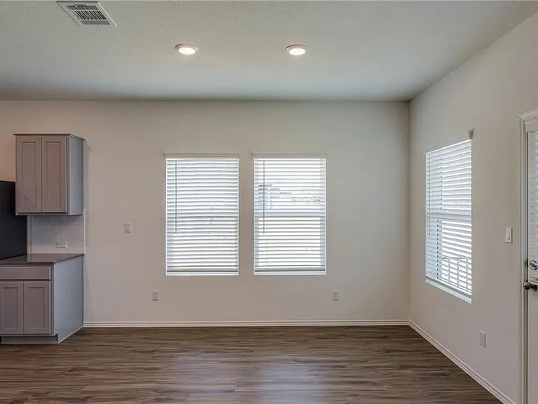 713 Mallow Rd — Photo 22