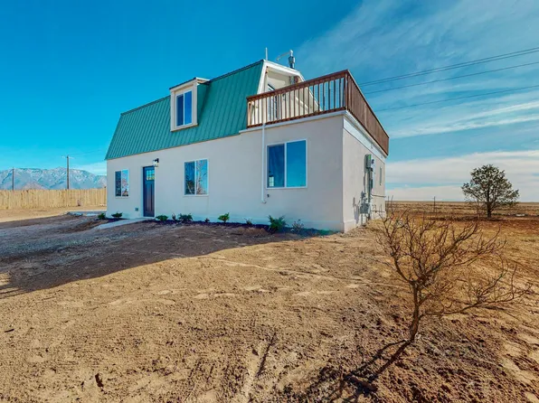 37 Holiday Dr, Los Lunas, NM 87031
