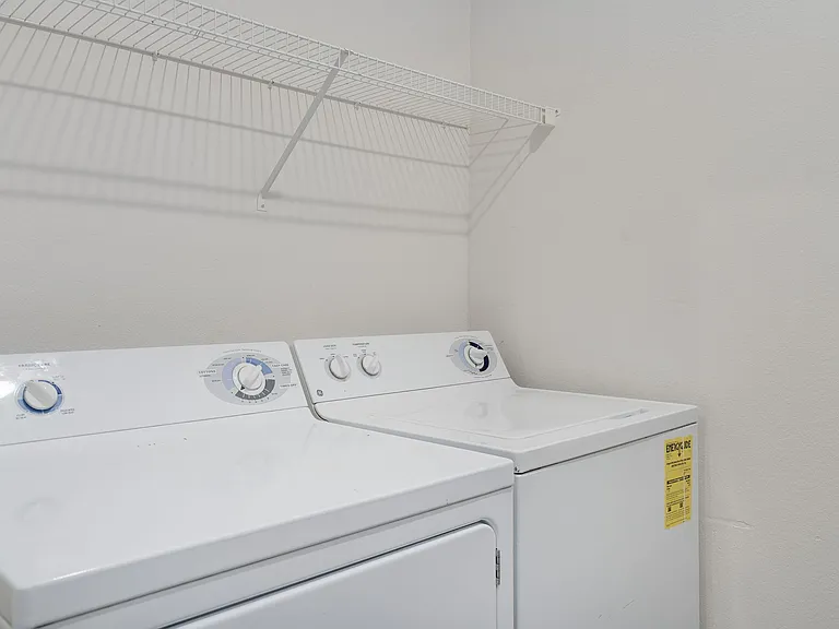 Summerhill Estates Apartments — Photo 15