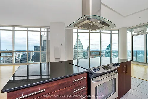 65 Bremner Blvd #5303 Photo 1